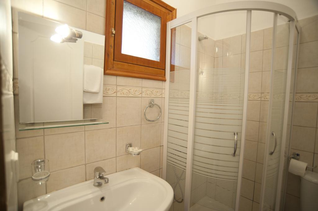T'Aloni Hotell Chortáta Exteriör bild
