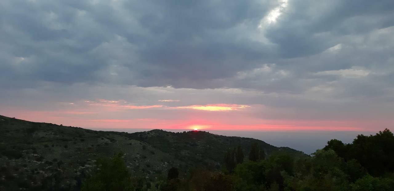 T'Aloni Hotell Chortáta Exteriör bild