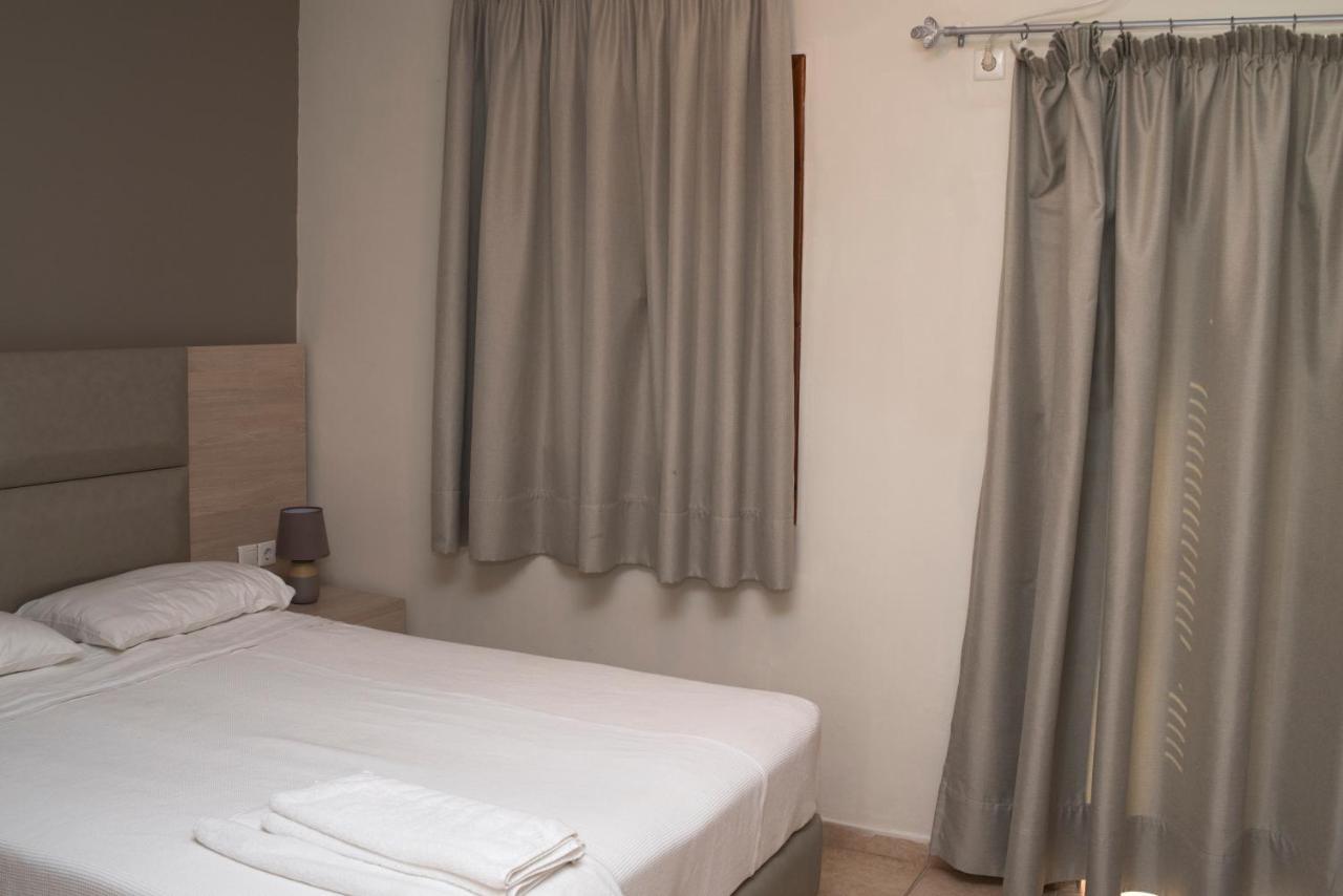 T'Aloni Hotell Chortáta Exteriör bild
